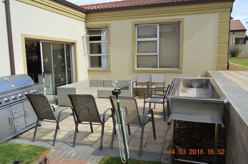 To Let 6 Bedroom Property for Rent in Kleinbron Estate Western Cape